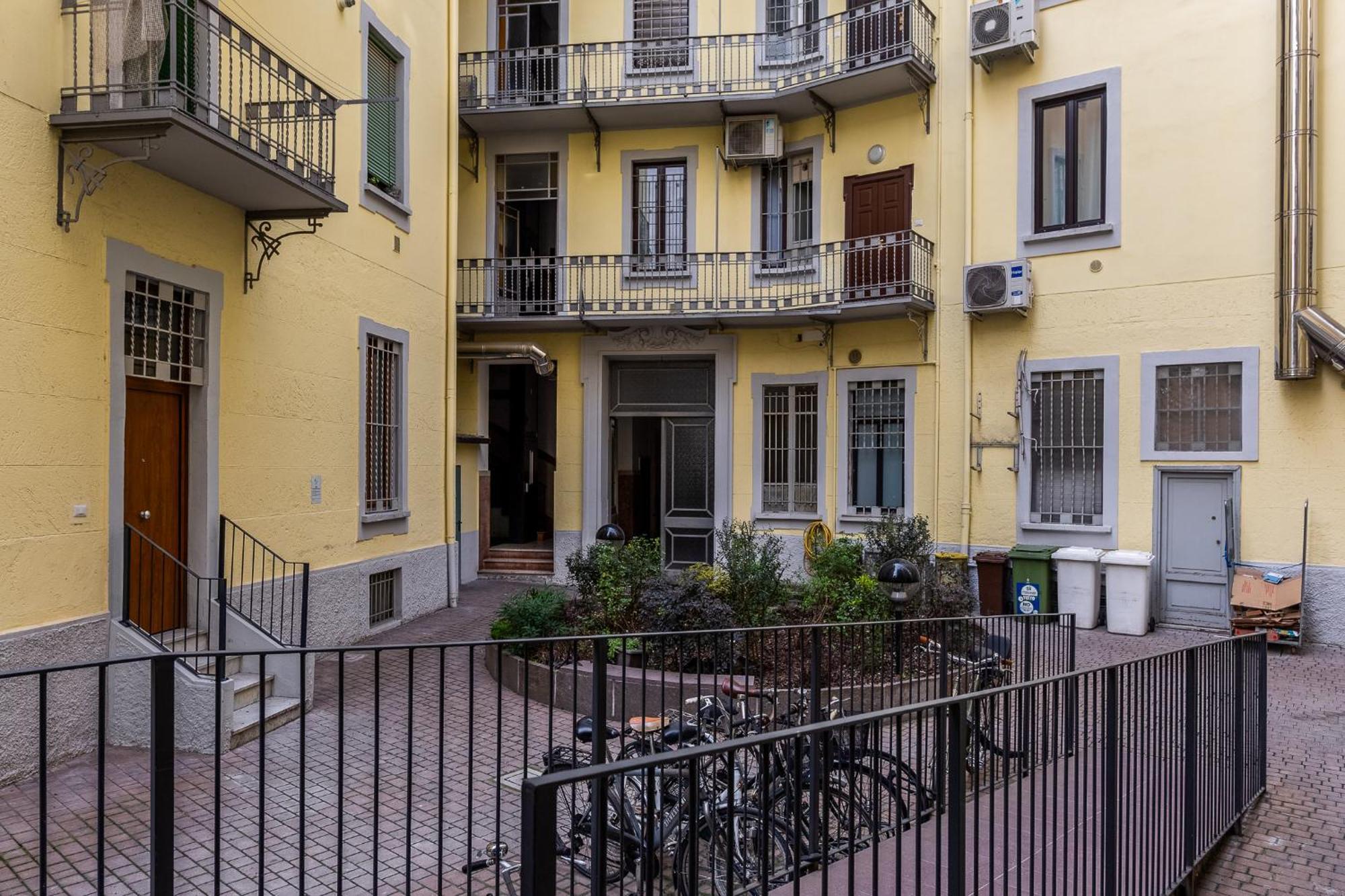 Luxury Apartment - Near Stazione Centrale Milão Exterior foto